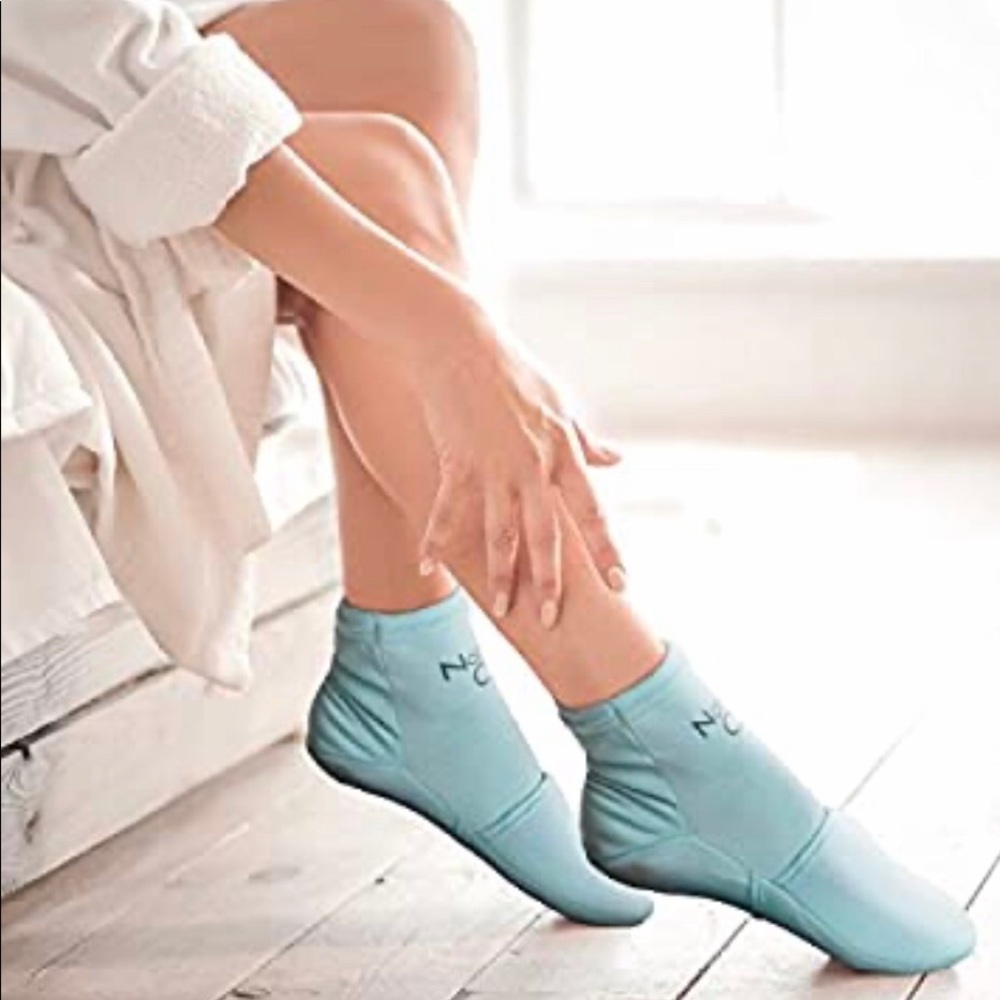 Women's Blue Therapy Socks - Picture 2 of 5